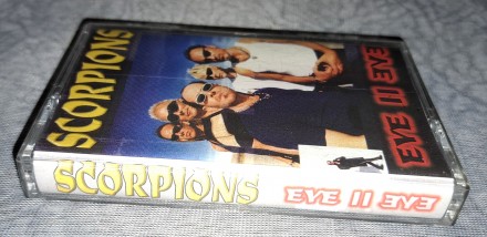 Продам Кассету Scorpions - Eye II Eye
Состояние кассета/полиграфия VG+/VG+
Кор. . фото 4