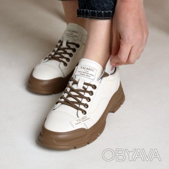 Універсальна модель жіночих кросівок Yalasou 585188 в молочному відтінку з корич. . фото 1