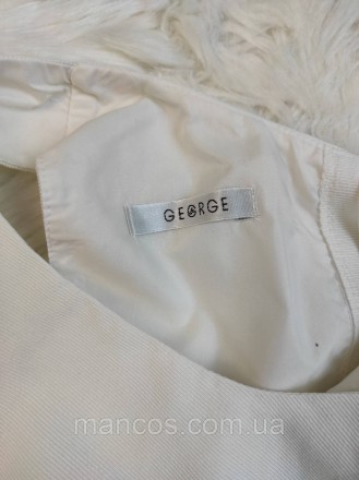 Женская блуза George белого цвета сзади на пуговицах
Состояние: б/у, в отличном . . фото 6