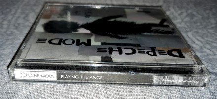 Продам Лицензионный СД Depeche Mode - Playing The Angel
Состояние диск/полиграф. . фото 5
