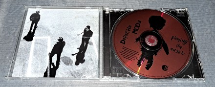 Продам Лицензионный СД Depeche Mode - Playing The Angel
Состояние диск/полиграф. . фото 4
