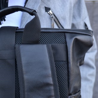  Характеристики рюкзака:
внутри мягкий и защищен отдел для ноутбука с фиксатором. . фото 3