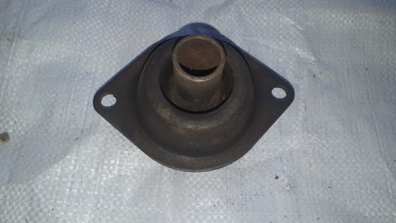 Подушка переднего кронштейна кабины (нижняя) КамАЗ. 5320-5001021.. Харьков. фото 1 Подушка переднего кронштейна кабины (нижняя) КамАЗ. 5320-5001021.. Харьков. фото 1