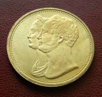 Отличная копия памятной золотой монеты «В память 10-летия коронации Николая I». . фото 2