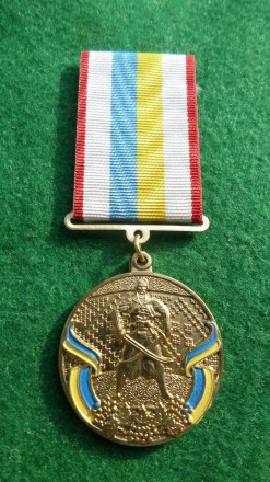 Медаль «За победу! Слава и честь» изготовлена из латуни и покрыта позолотой. Вхо. . фото 2
