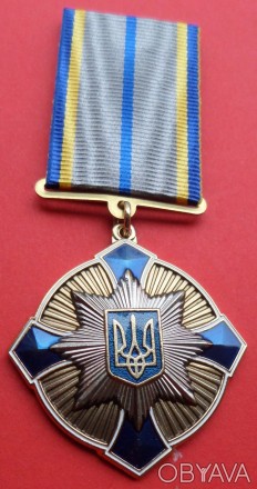 Медаль За службу державі Національна поліція з документом