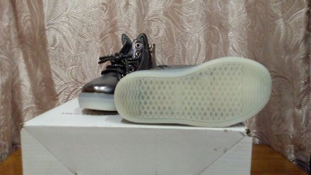 Детская демисезонная обувь "ВВТ"
производитель Китай
цвет серебряный. . фото 5