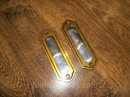 Врезная ручка на шкаф-купе так и на раздвижную дверь
Цвет: старое золото
Размер . . фото 4