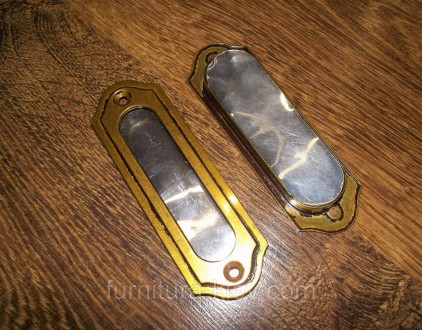 Врезная ручка на шкаф-купе так и на раздвижную дверь
Цвет: старое золото
Размер . . фото 5