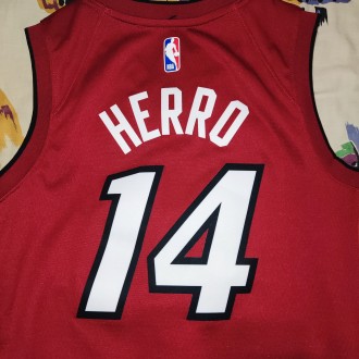 Подростковая майка Nike NBA Miami Heat, Herro, длина-62см, под мышками-45см, нов. . фото 5