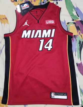 Подростковая майка Nike NBA Miami Heat, Herro, длина-62см, под мышками-45см, нов. . фото 2
