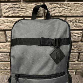 
 
 Рюкзак городской спортивный серый с ремнями Strap:
- Размер рюкзака 46 см х . . фото 3