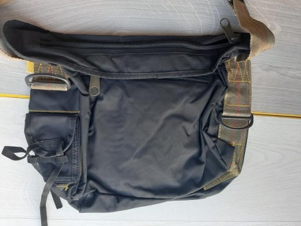 Підліткова сумка через плече 

Міцна плащова тканина 
Розмір 31,5 Х 25,7 Х 10. . фото 3