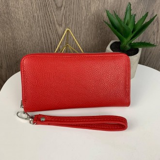 Кожаный женский кошелек клатч на молнии красный
Характеристики:
Материал: натура. . фото 7