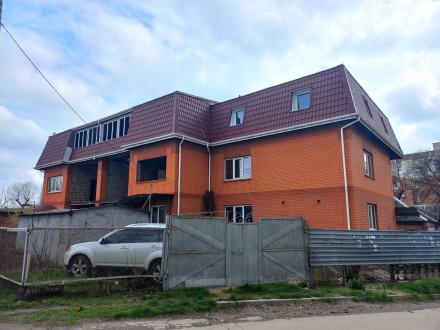 Продам 3-эт. Дом 360м2 рядом с центром города.. Кропивницкий. фото 1 Продам 3-эт. Дом 360м2 рядом с центром города.. Кропивницкий. фото 1