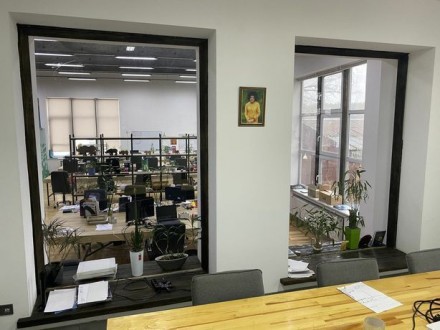 Офис 370 м2 смешанной планировки
Арендная плата 25000 грн + коммунальные
Офис:
-. . фото 4