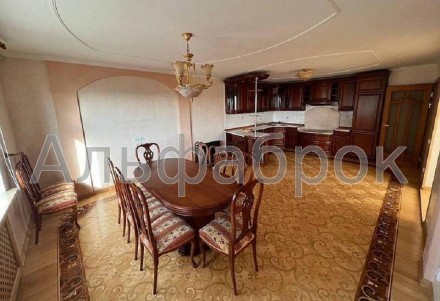 4-комнатная квартира, 168 м.кв.. Киев. фото 1 4-комнатная квартира, 168 м.кв.. Киев. фото 1