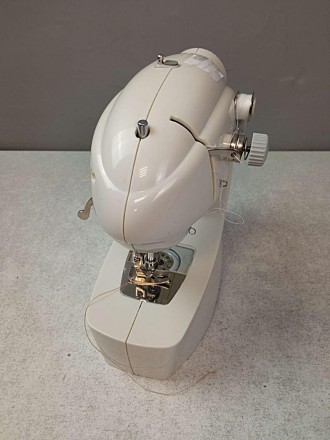 Швейная машина Mini Sewing Machine FHSM-203, компактная, для домашнего использов. . фото 5