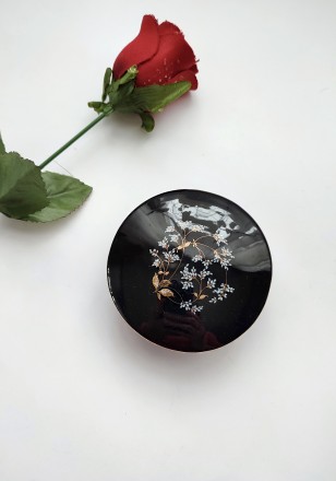 Винтажная фарфоровая-керамическая, шкатулка для украшений с ручной росписью цвет. . фото 4