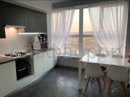 Продается прекрасная двухкомнатную квартира в развивающемся районе города Ирпеня. . фото 2