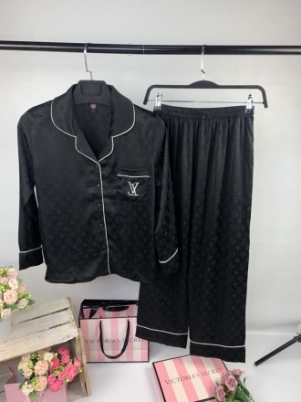 
 
 Пижама Louis Vuitton 2в1 
Штаны+рубашка
Материал : Сатин
Размеры : M
Цвет: Ч. . фото 7