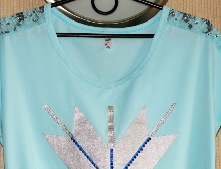 Красивая новая блузка с камнушками и кружевом.
Написан размер L/XL, маломерит, . . фото 3