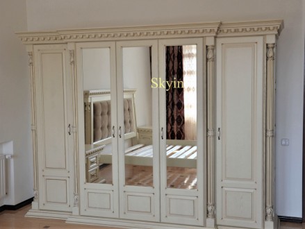 Пропонуємо дубову 4 дверну шафу Британія в класичному стилі. 

Ціна вказа. . фото 5
