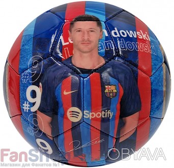 Ексклюзивний футбольний м'яч із автографом та зображенням Роберта Левандовс. . фото 1