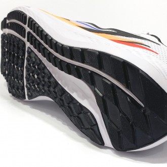 Nike Pegasus 40 - це універсальні бігові кросівки, які підходять для всіх типів . . фото 5
