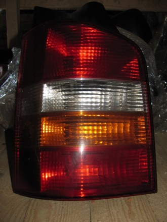  Задний правый фонарь под крышку багажника (под ляду) для Volkswagen T5 (Фольксв. . фото 3