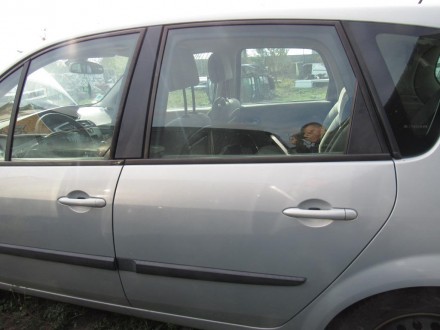  Дверь задняя левая на Renault Scenic II (Рено Сценик 2) 2009 г.в. Б/у, оригинал. . фото 2