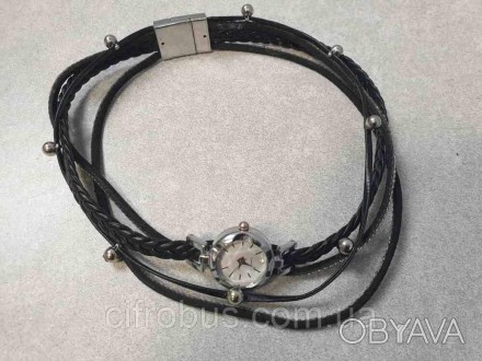 Женские часы в стиле Пандора выполнены в виде кожаного браслета с набором подвес. . фото 1