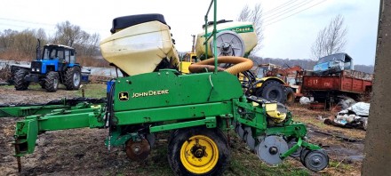 Сівалка просапна John Deere 2126 8-ми рядкова пневматична
Причіпна, потужність . . фото 3