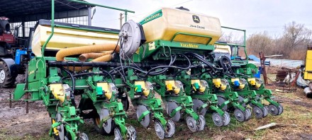 Сівалка просапна John Deere 2126 8-ми рядкова пневматична
Причіпна, потужність . . фото 2