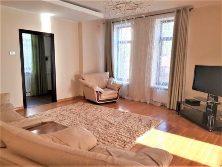 Продам в Одессе VIP дом у моря 355 м, бассейн, 8 соток. Одесса. фото 1 Продам в Одессе VIP дом у моря 355 м, бассейн, 8 соток. Одесса. фото 1
