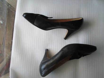 Туфлі жіночі TOMIS (літо), шкіряні, колір - чорний, розмір - 34 - 35

Туфлі жі. . фото 4