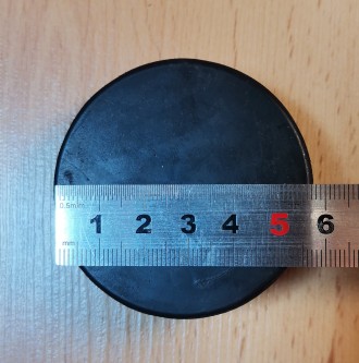 Шайба для хокею вінтажна - 2 шт. (фото 1 - 4). Діаметр - 76 мм; товщина - 25 мм;. . фото 8