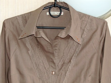 Замечательная блузка красивого кофейного цвета.
Ширина полуобхват 50 см.
100 %. . фото 3