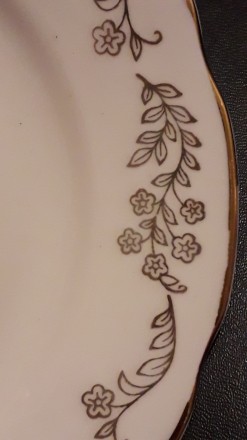 Десертная тарелочка или большое блюдце.

Оригинальный белый фарфор, покрытый п. . фото 5