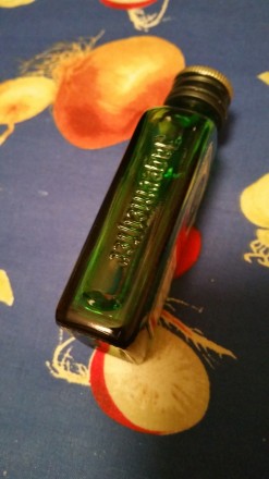 Редкая миниатюрная бутылочка зелёного стекла.

От немецкой спиртовой настойки . . фото 3