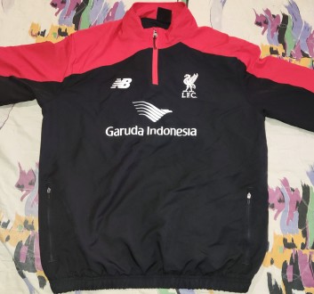 Футбольная кофта New Balance FC Liverpool, размер-Xl, длина-67см, под мышками-60. . фото 2