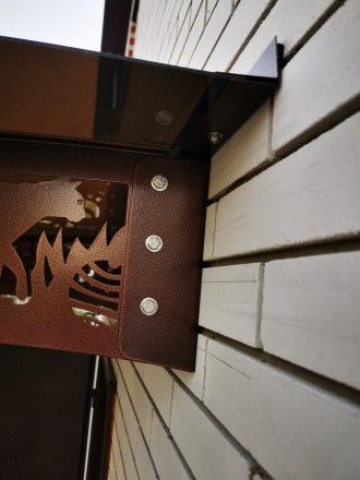 Металлический козырек/навес над дверью из монолитного поликарбоната 
ПОМОГАЕМ ВС. . фото 9