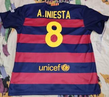 Футболка FC Barcelona, Iniesta, официальный продукт, размер-XL, длина-70см, под . . фото 5