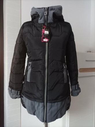 Куртка зимова пуховик жіноче пальто на синтепоні
 На грудях 100 см
Довжина 78 см. . фото 2