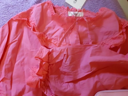 блуза рожева з довгим широким рукавом спущеним рукавом. пофарбована мереживом
 н. . фото 5