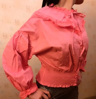 блуза рожева з довгим широким рукавом спущеним рукавом. пофарбована мереживом
 н. . фото 3