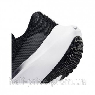 Кросівки Nike
Zoom Fly 5 Black White DM8968-001
Розміри: 45
Універсальна модель . . фото 5