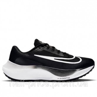 Кросівки Nike
Zoom Fly 5 Black White DM8968-001
Розміри: 45
Універсальна модель . . фото 2