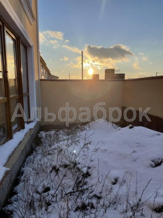 Продаж 3 поверхового таунхаусу в Святопетрівському. Загальна площа 125,4 м2, 4 с. . фото 2