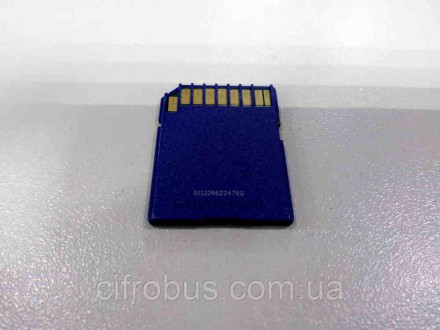 SD 8Gb — компактний електронний пам'яткий пристрій, який використовується для зб. . фото 3